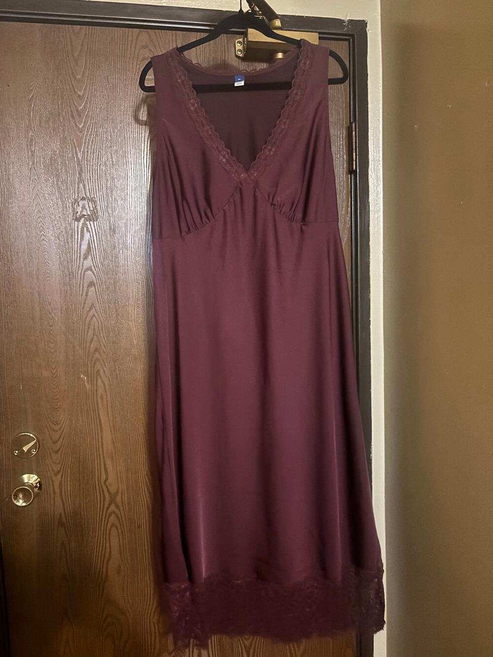 NWT Old Navy Red/ Burgundy Sleeveless Lace Silky Formal Wedding Guest Maxi Dress